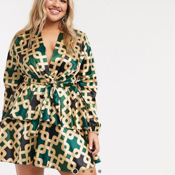 Dresses & Skirts - John Zack Plus plunge front skater dress in green chain print